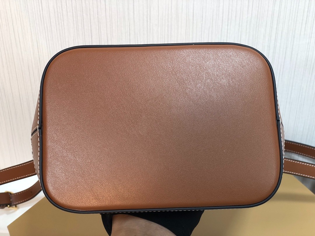 CUIR Triomphe小號光滑牛皮水桶包_7