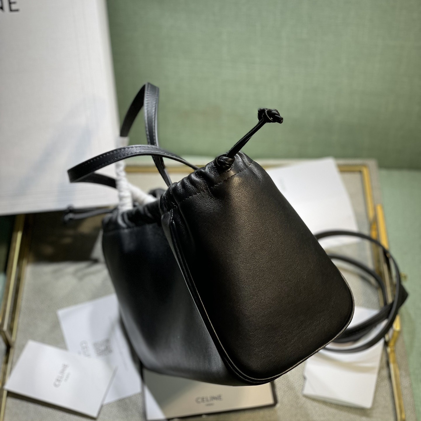 Celin Mini CUIR CABAS牛皮革抽繩包  黑色_3