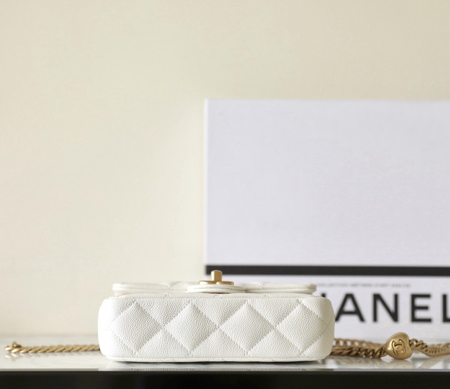 24P 愛心扣口蓋包 白色 小號_4