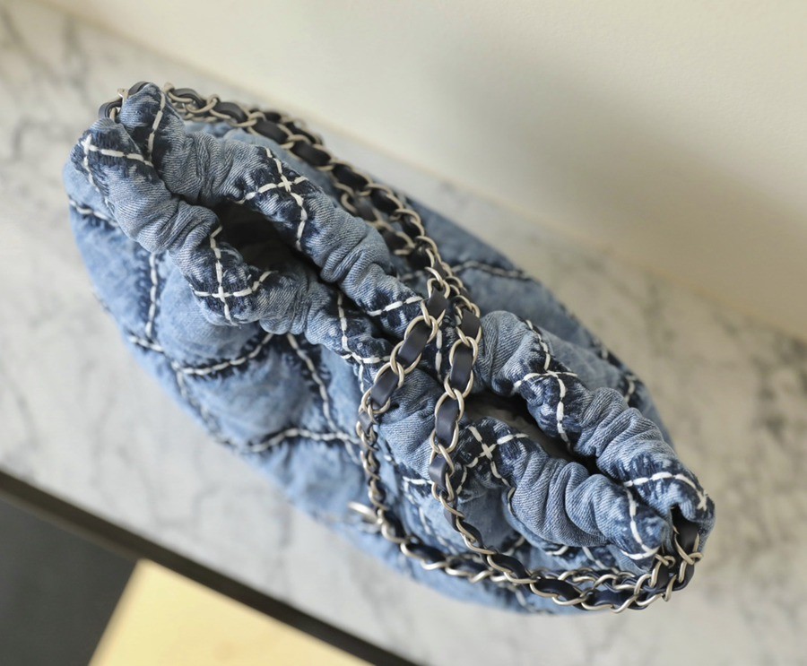 24P 春夏22Bag 丹寧牛仔 經典菱格絎縫做舊 中號_4