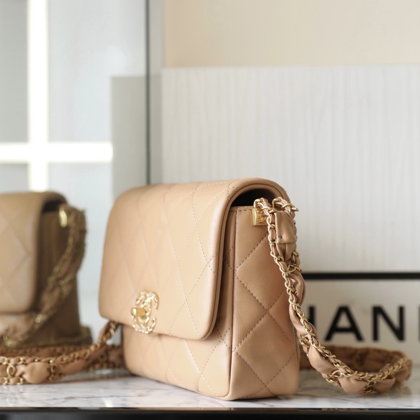 23K 19系列口蓋包 奶茶色_2