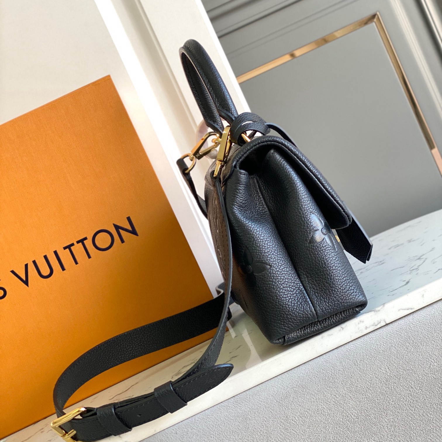 M45977 Madeleine BB手袋_3