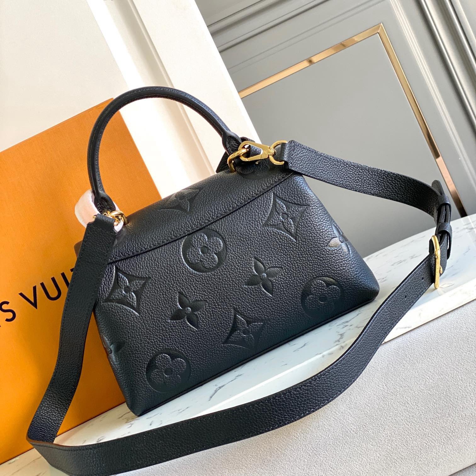 M45977 Madeleine BB手袋_2