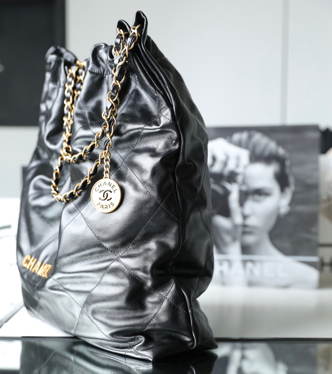 22Bag 大號 黑金亮面小牛皮_4