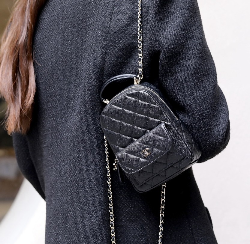 小香24C Mini雙肩背黑金_6