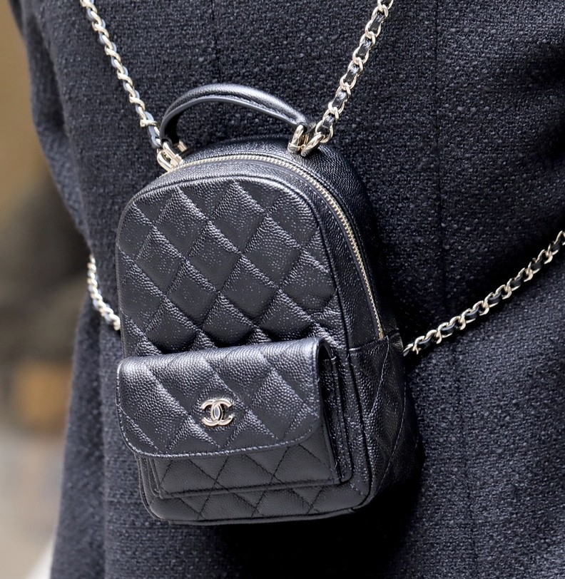 小香24C Mini雙肩背黑金_7