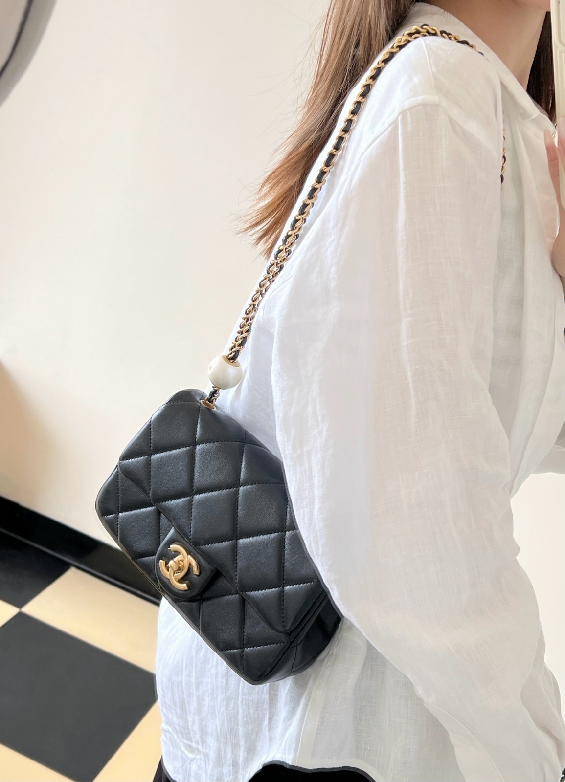 小香 CF雙珍珠大Mini羊皮 黑金_8