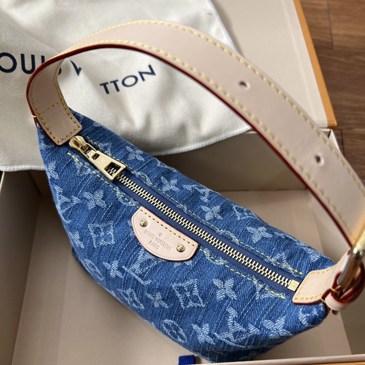 Hills Pochette丹寧牛仔包_3