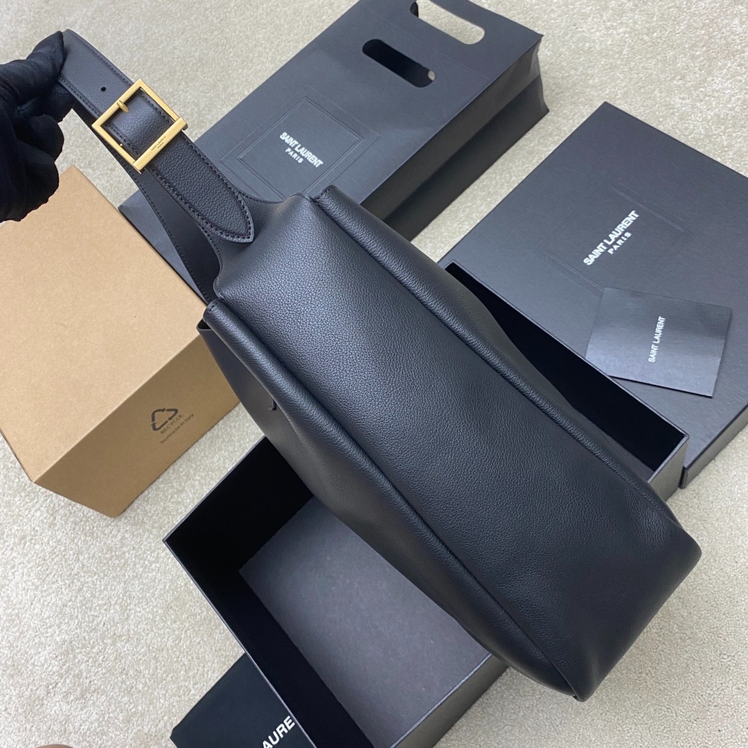 713938 LE 5A7小號 黑色牛皮_3