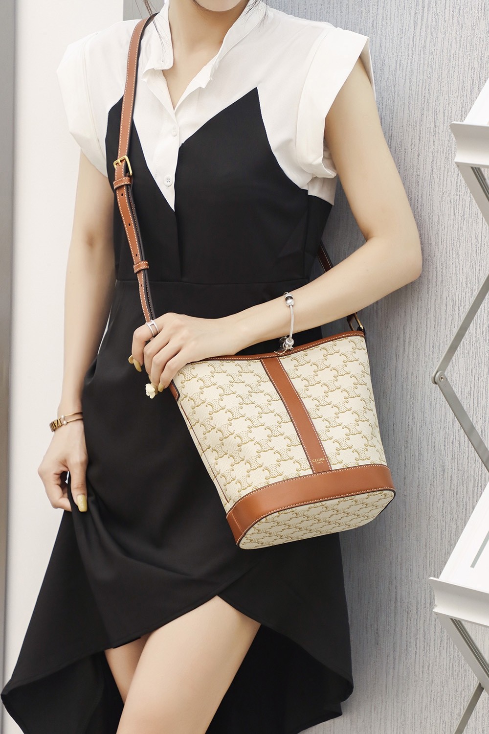 Triomphe 水桶包小號白花_3