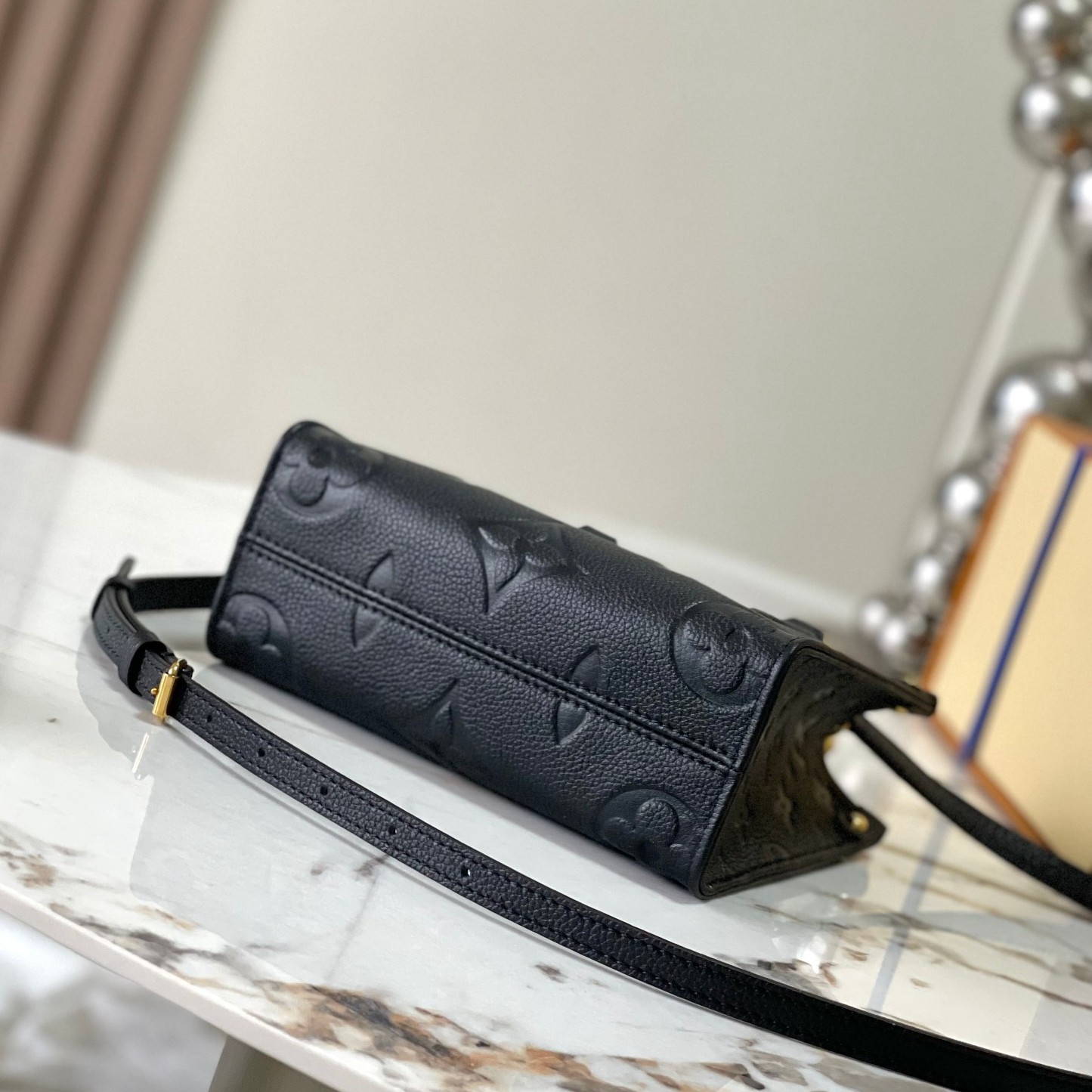 M46993 OnTheGo BB黑色_4