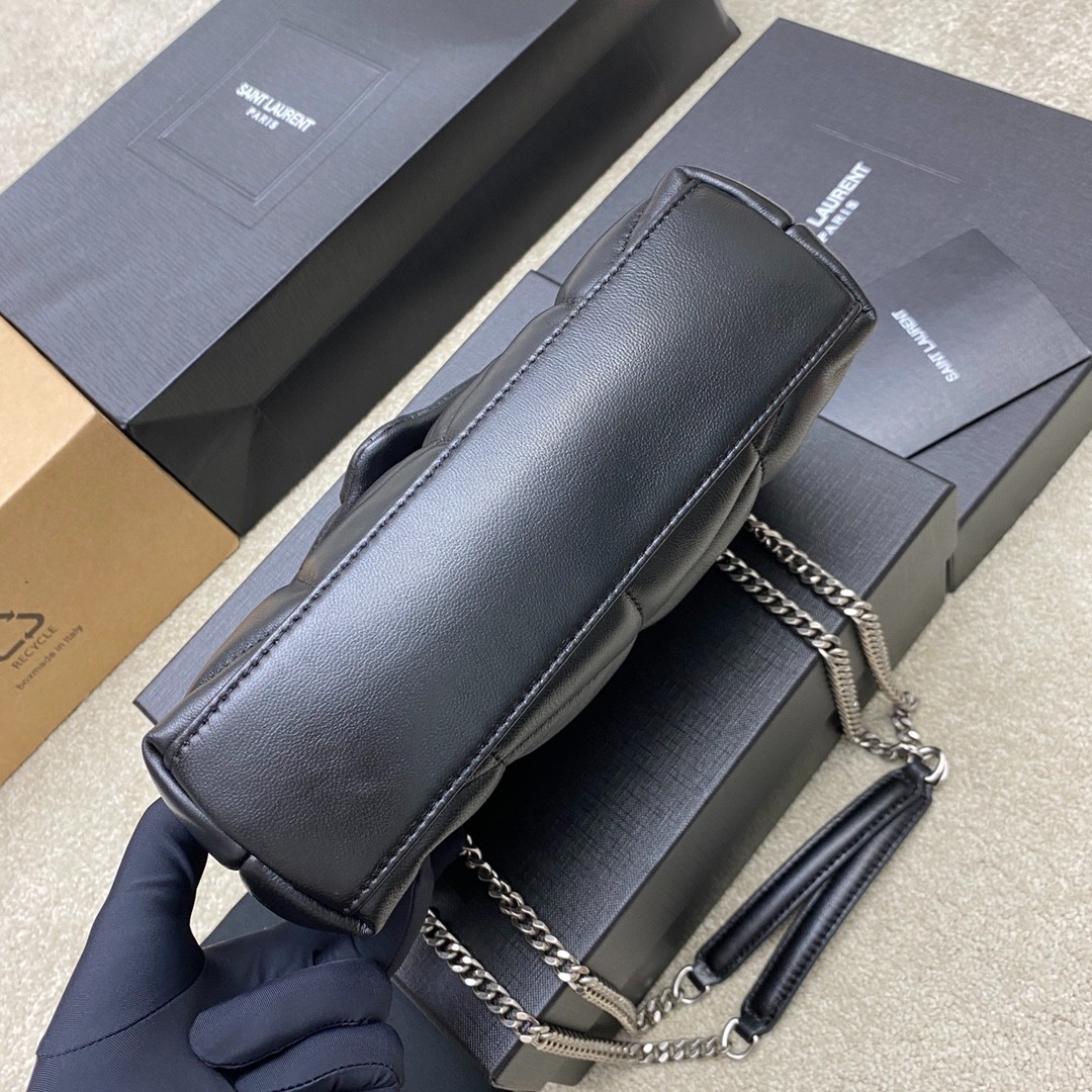 Loulou Puffer 迷你鏈條包羊皮 黑銀_4