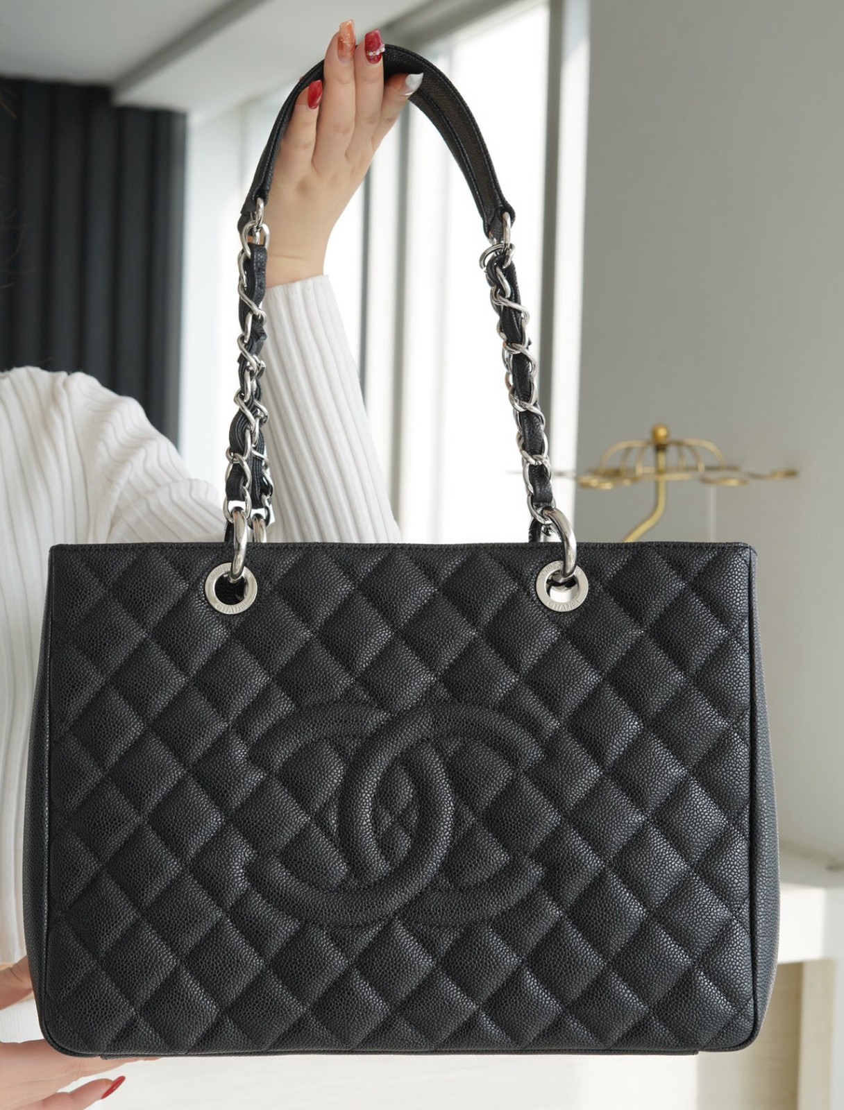 小香 GST 購物袋黑銀_7