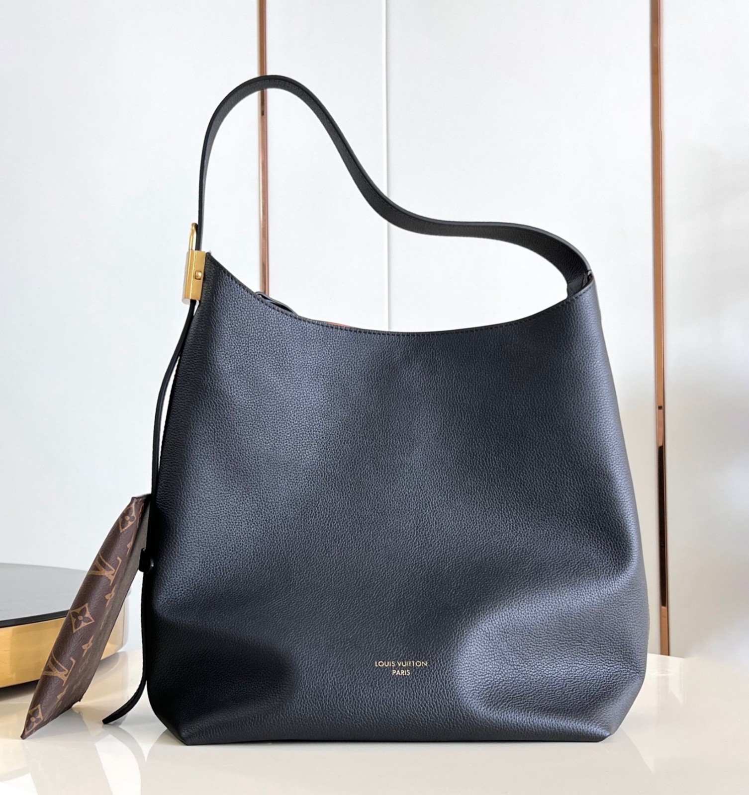 M24856 Low Key Hobo中號黑色_1