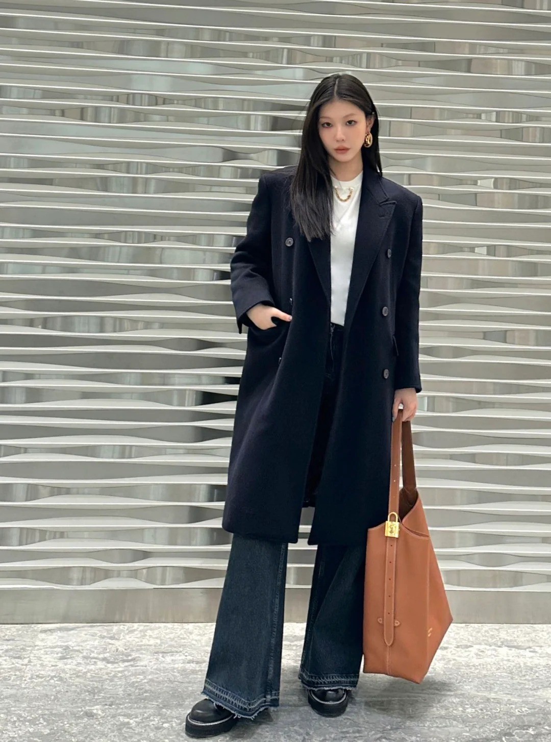 M24856 Low Key Hobo中號焦糖色_8