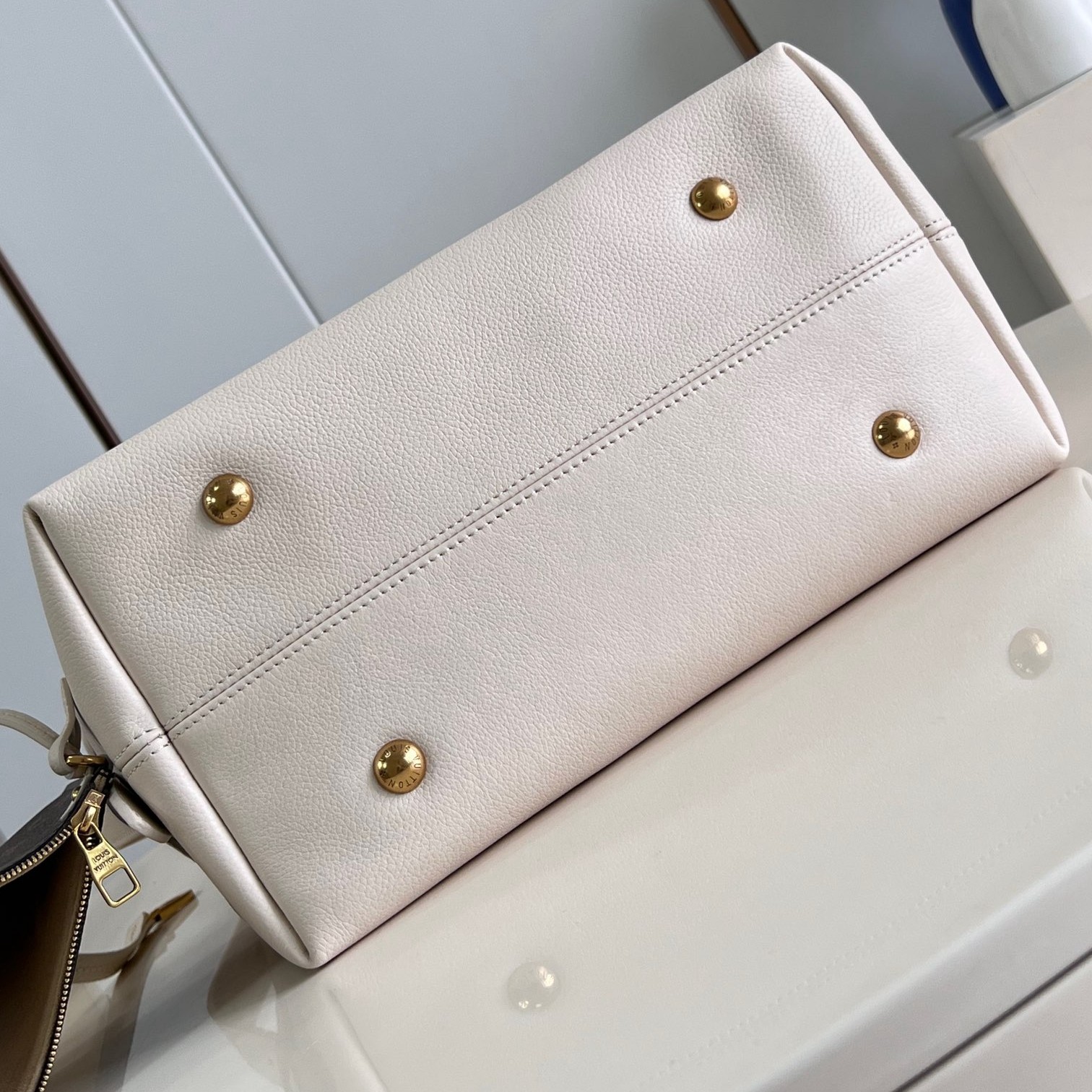 M24856 Low Key Hobo中號白色_6