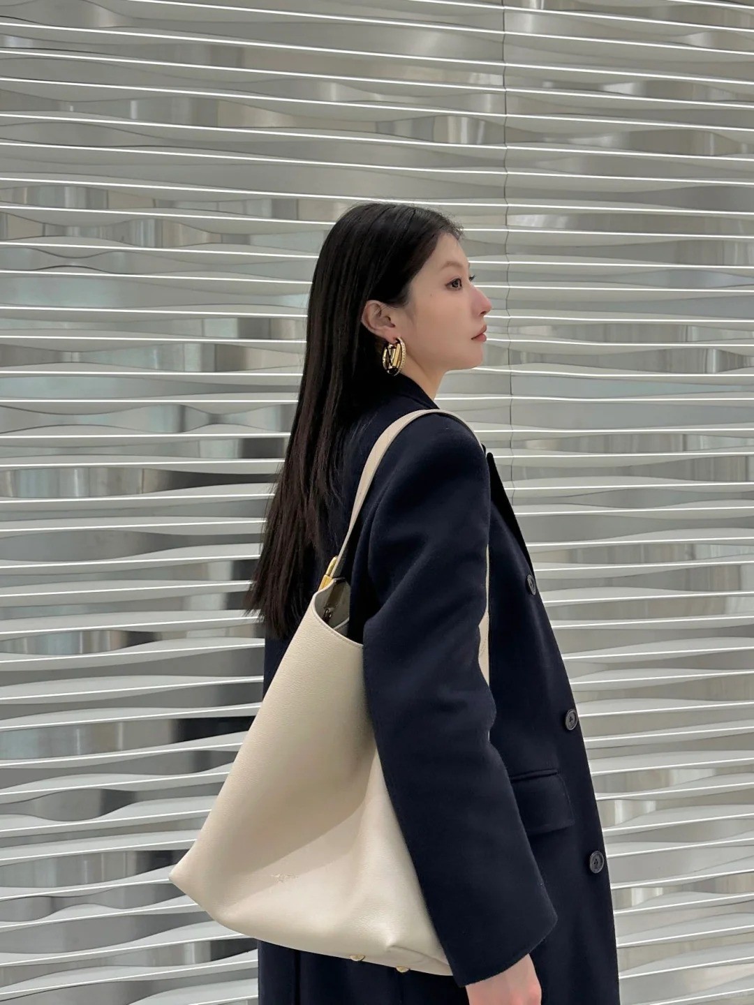 M24856 Low Key Hobo中號白色_9