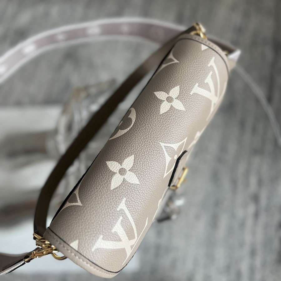 M46583 Diane法棍包_5