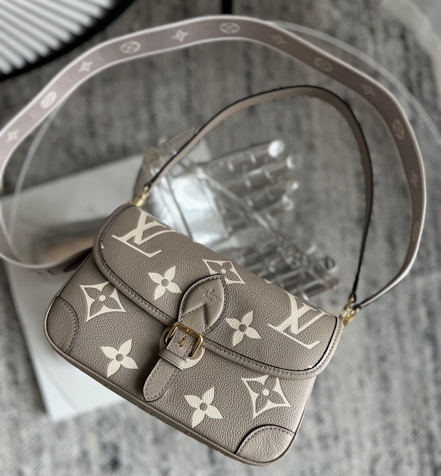 M46583 Diane法棍包_4