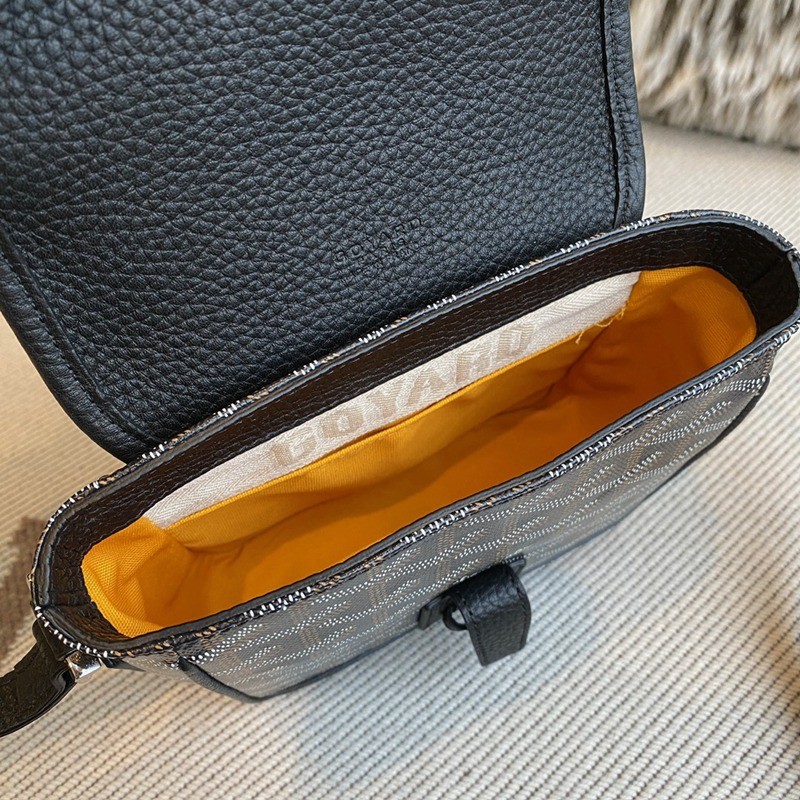 Beluga Mini斜背包_6