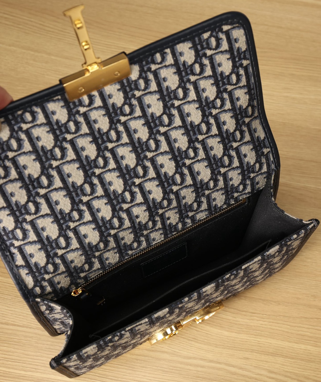 30 Montaigne 蒙田 藍色 Oblique 印花_6