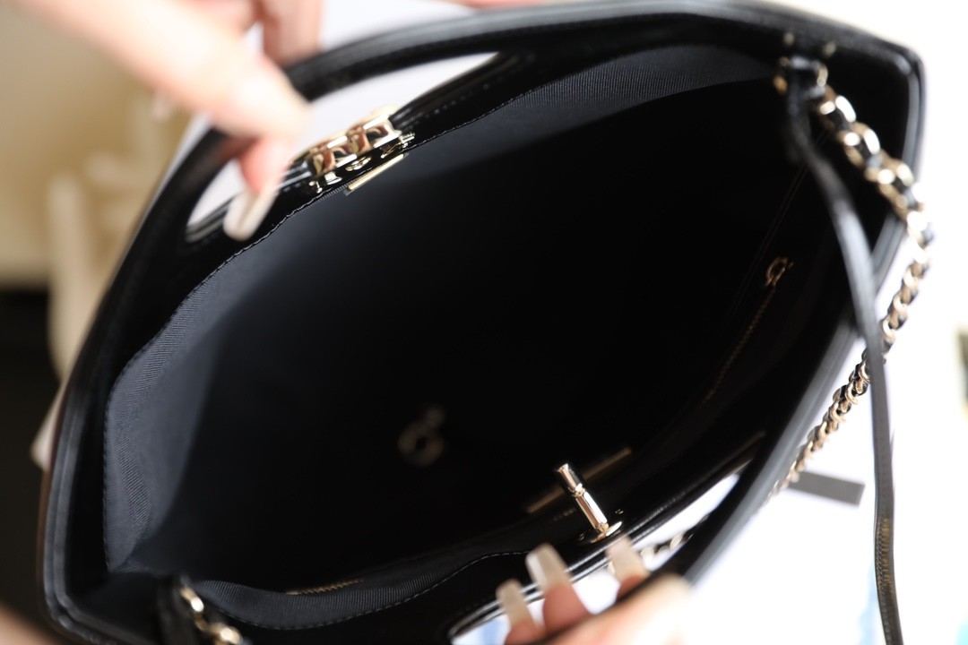 31Bag小號亮面小羊皮 黑色_5