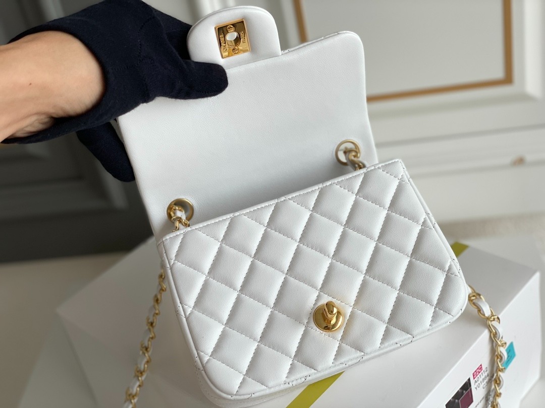 CF 經典款 方胖子 小羊皮 白色_5