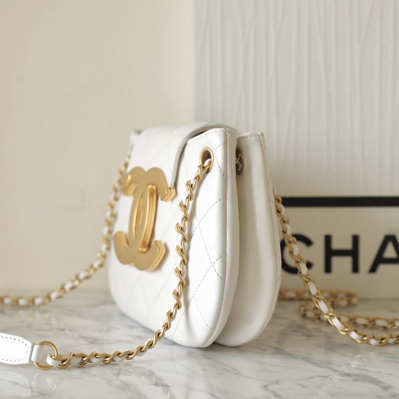 24C 大Logo圓挎包白色小號_2