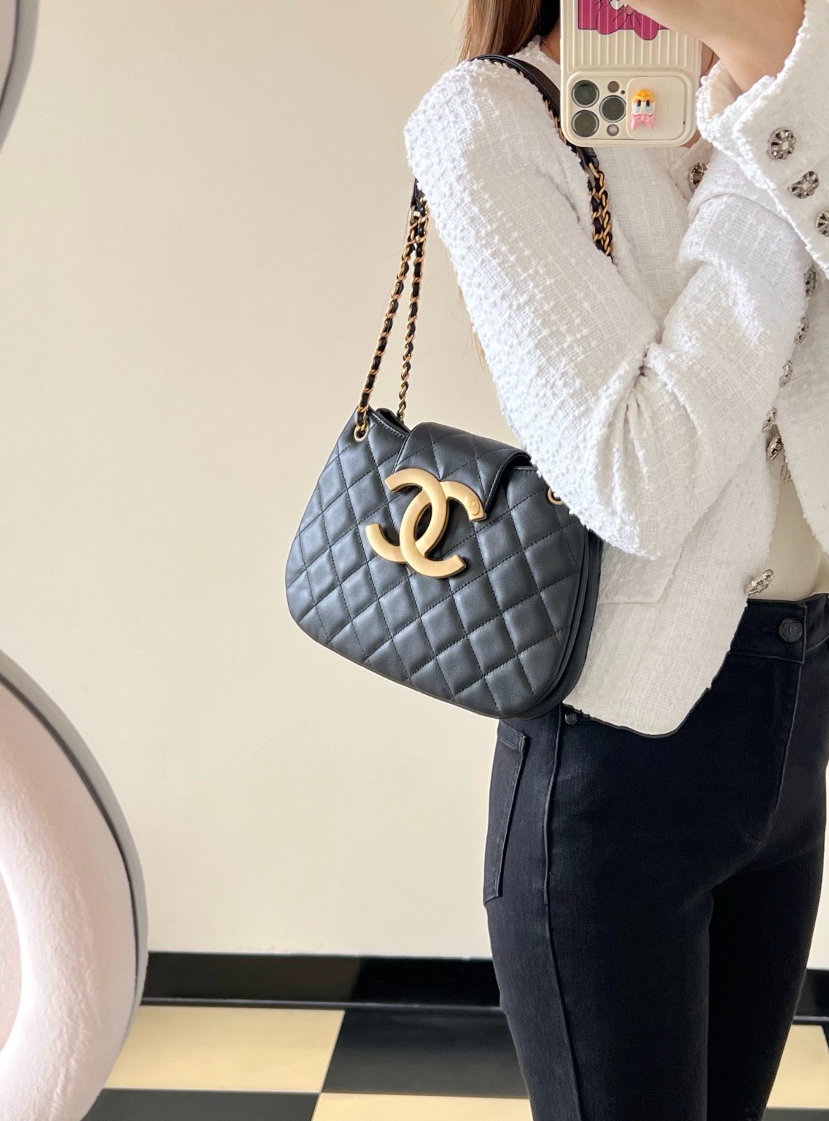 24C 大Logo圓挎包 黑色大號_6