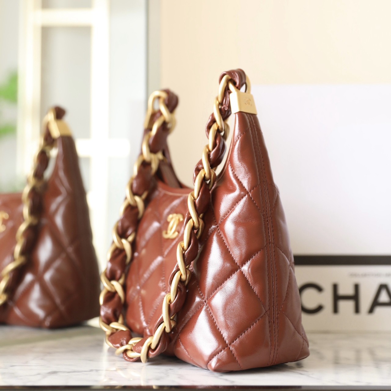 24A亮羊皮腋下包焦糖色 小號_2