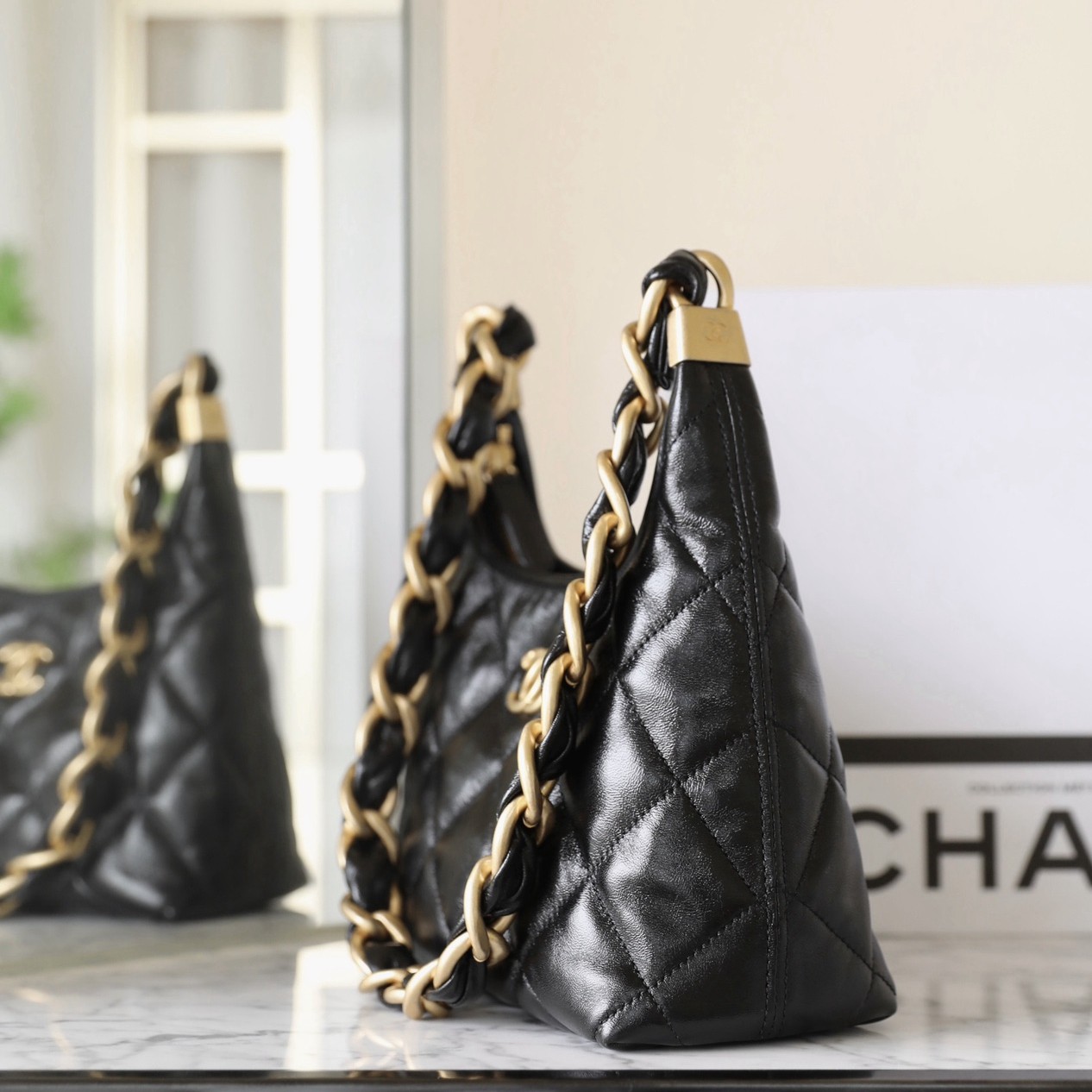 24A亮面羊皮腋下包黑色小號_2