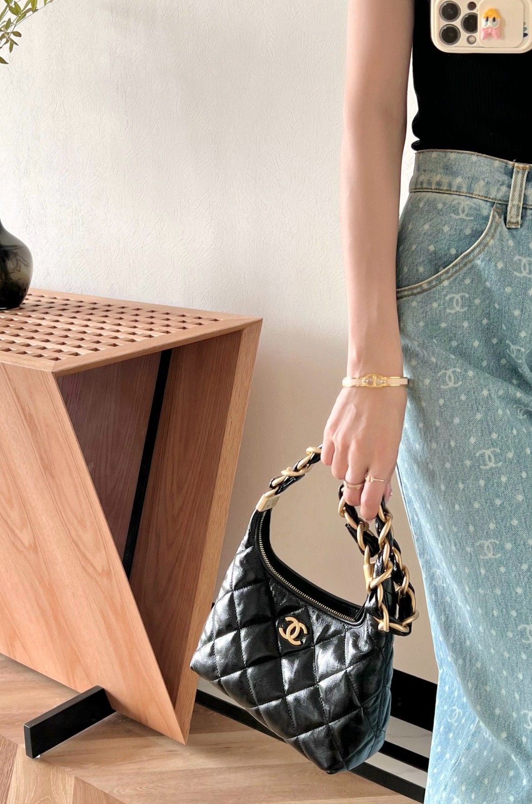 24A亮面羊皮腋下包黑色小號_8