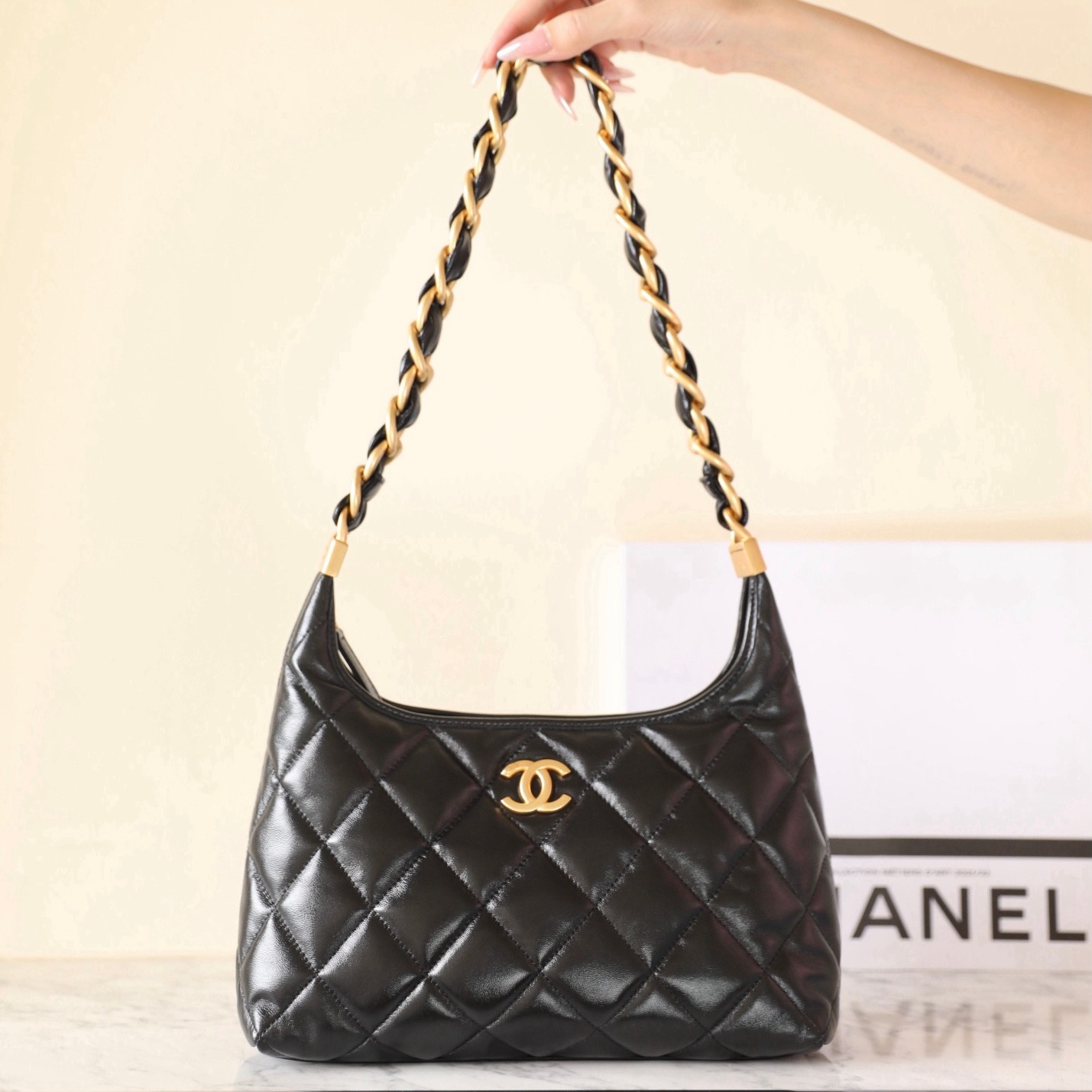 24A 流浪腋下包 中號黑色_7