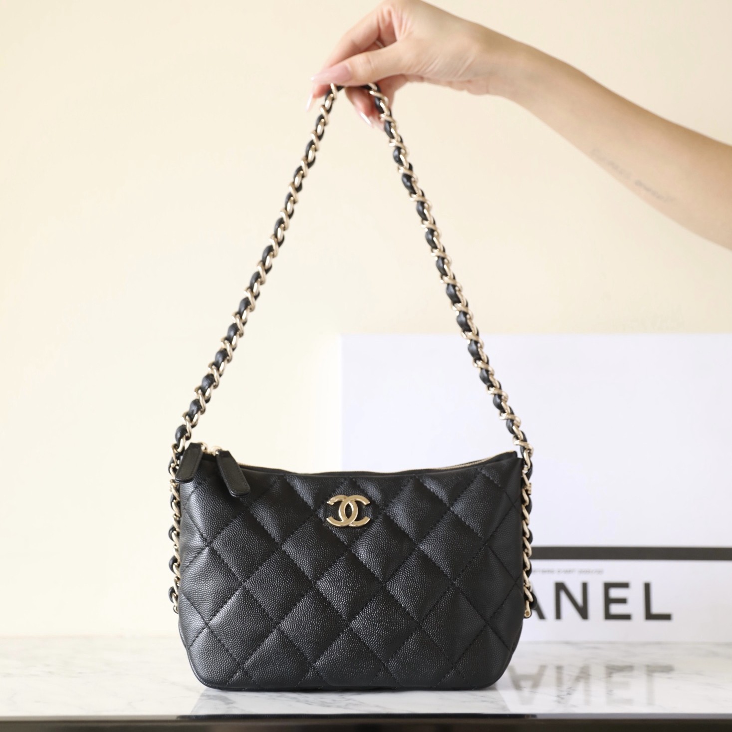 24P Hobo腋下包餃子包小號黑金_7