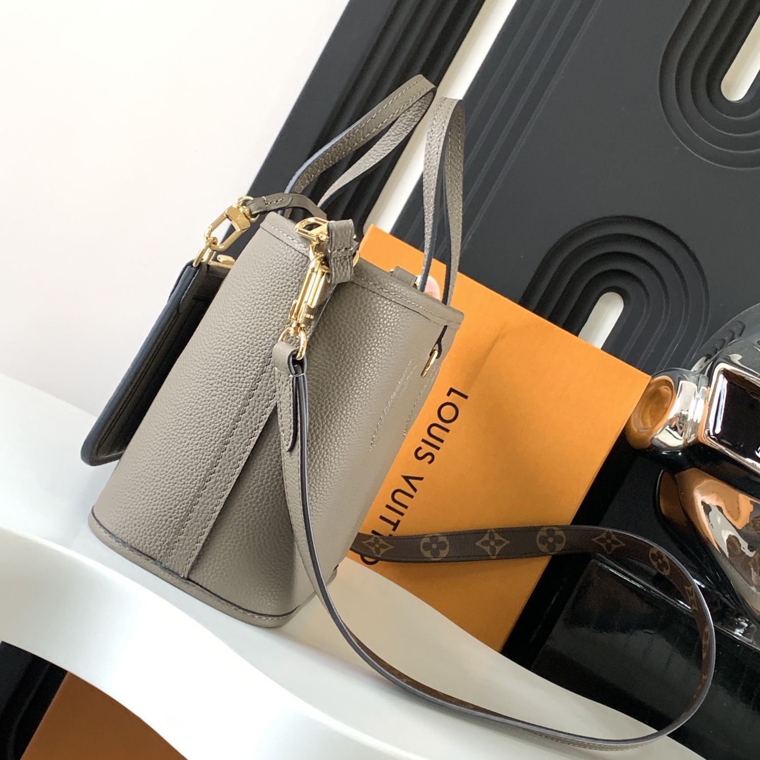 M12109 Neverfull Bandoulière Inside Out BB_2