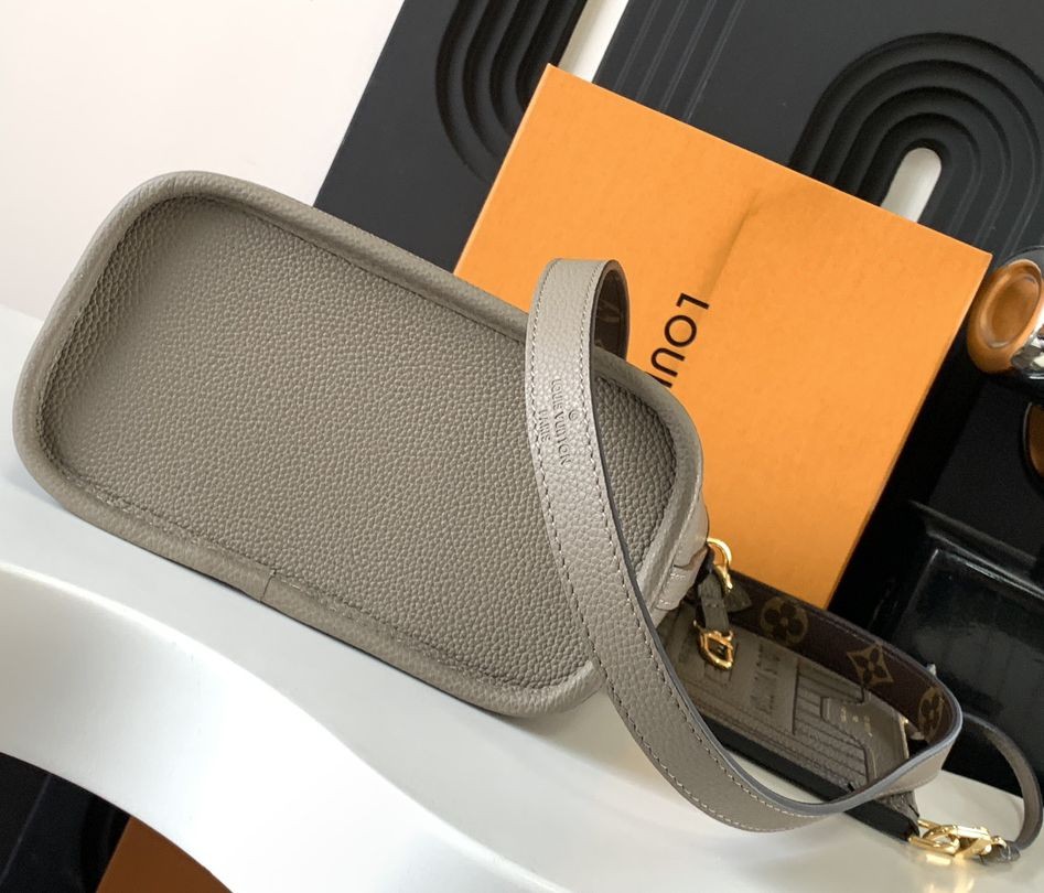 M12109 Neverfull Bandoulière Inside Out BB_4