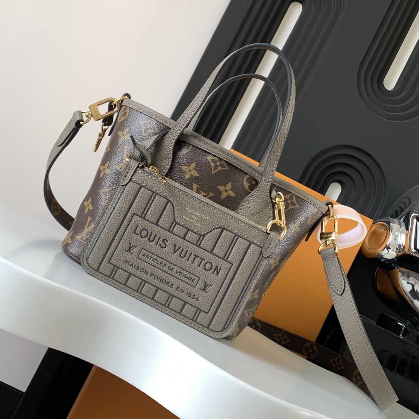 M12109 Neverfull Bandoulière Inside Out BB_6