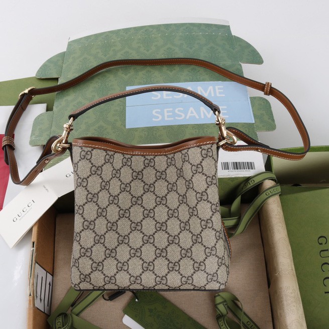 815118  Emblem系列迷你水桶包_3