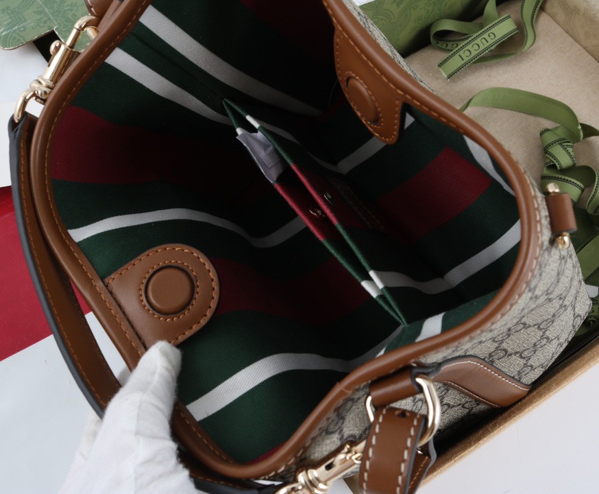 815118  Emblem系列迷你水桶包_5