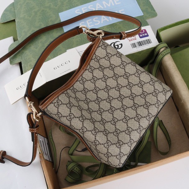 815118  Emblem系列迷你水桶包_7