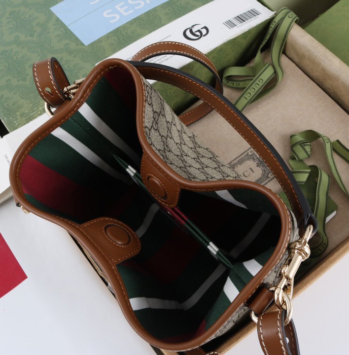 815118  Emblem系列迷你水桶包_8