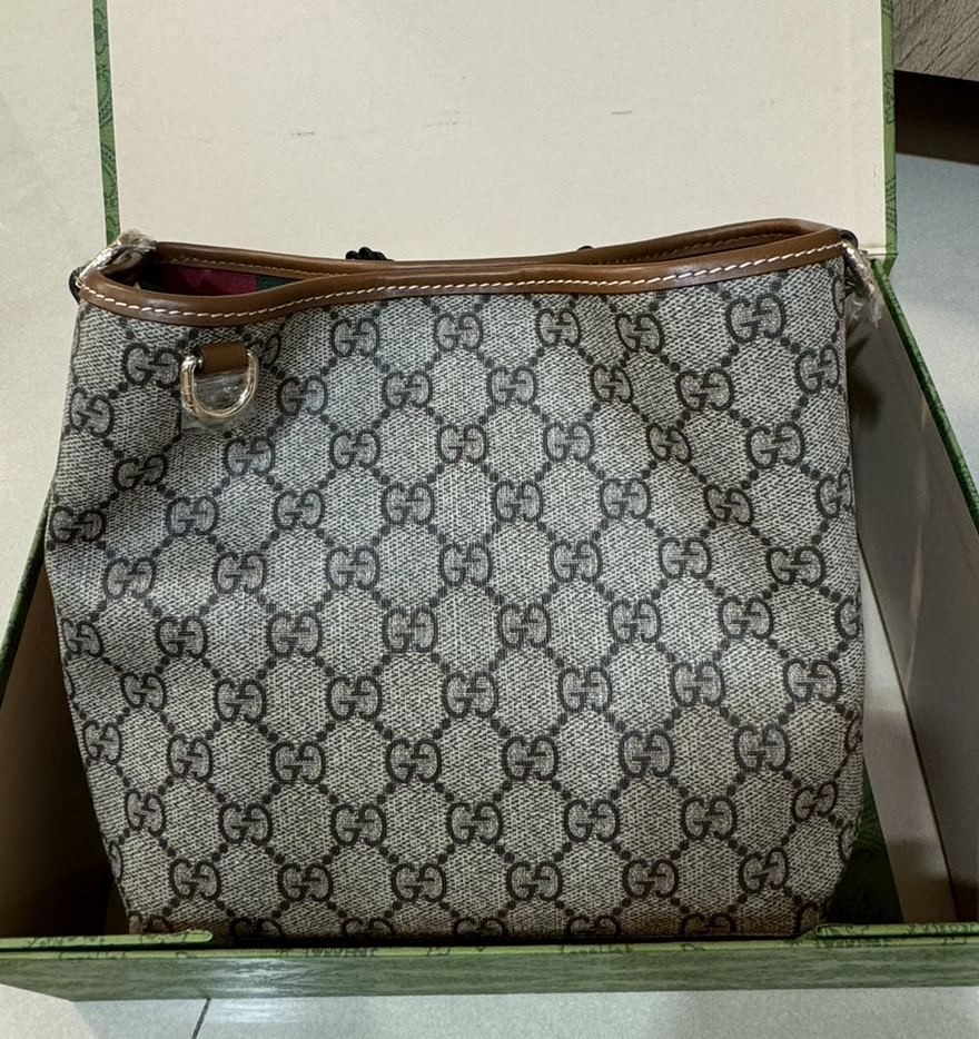 815118  Emblem系列迷你水桶包_10