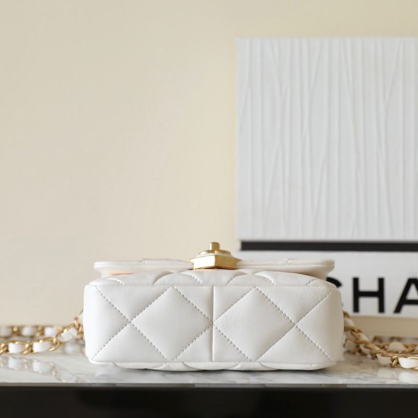 小香 23S方胖子 愛心琺瑯扣口蓋包白色_5