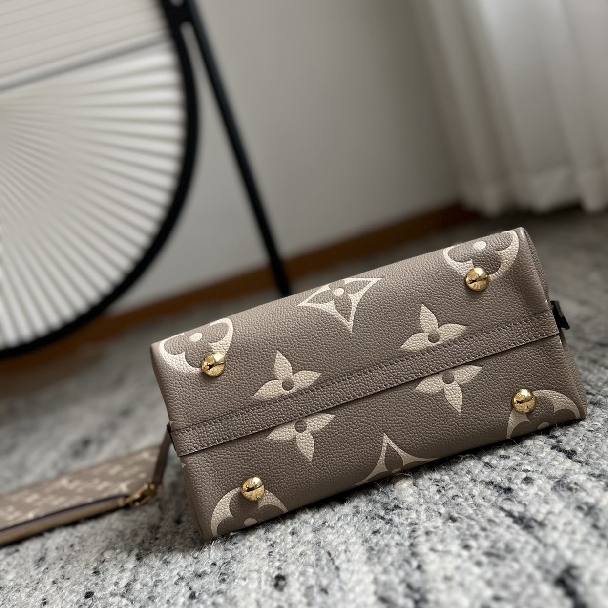 CarryAll 小號手袋 M47180_3