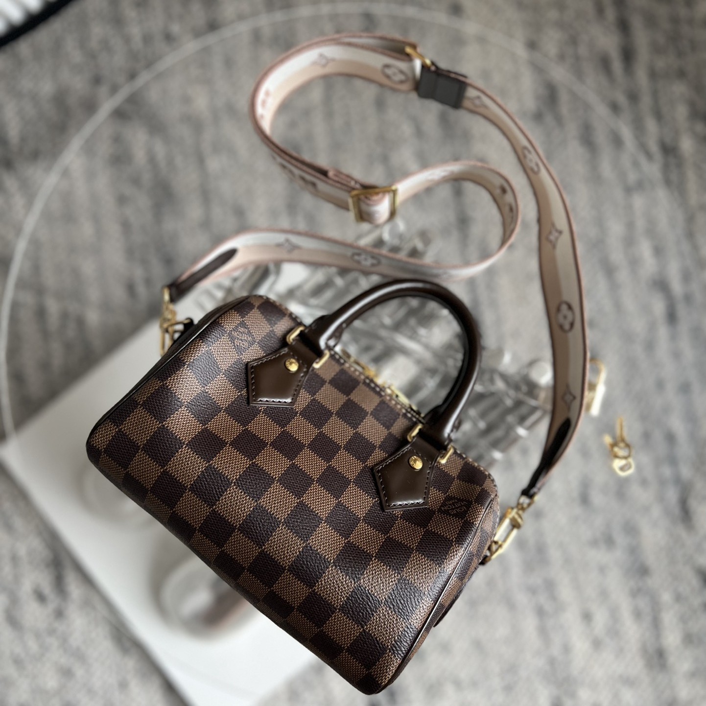 Speedy Bandoulière 20 手袋 M40489_4