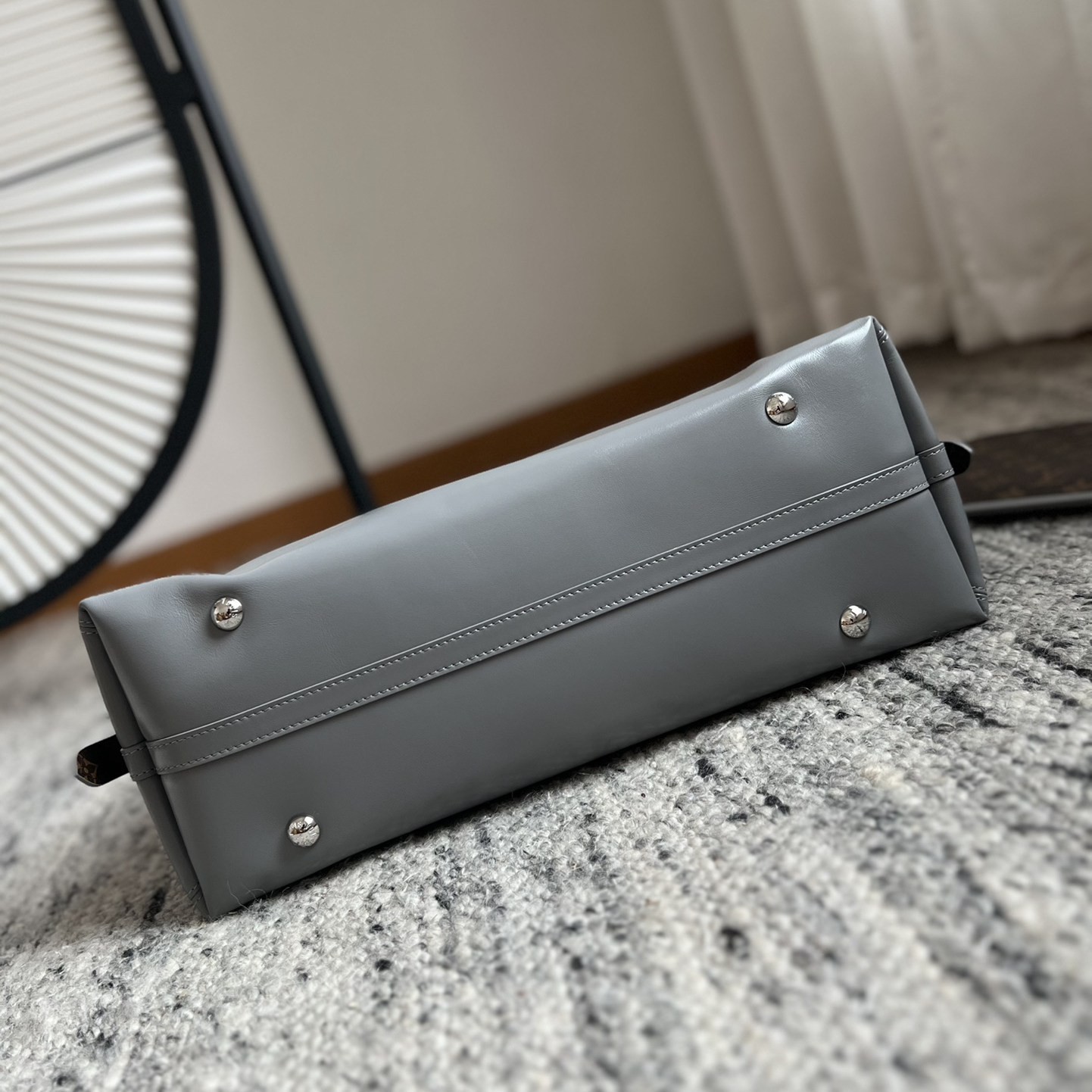 CarryAll Dark中號手袋 M12583_3