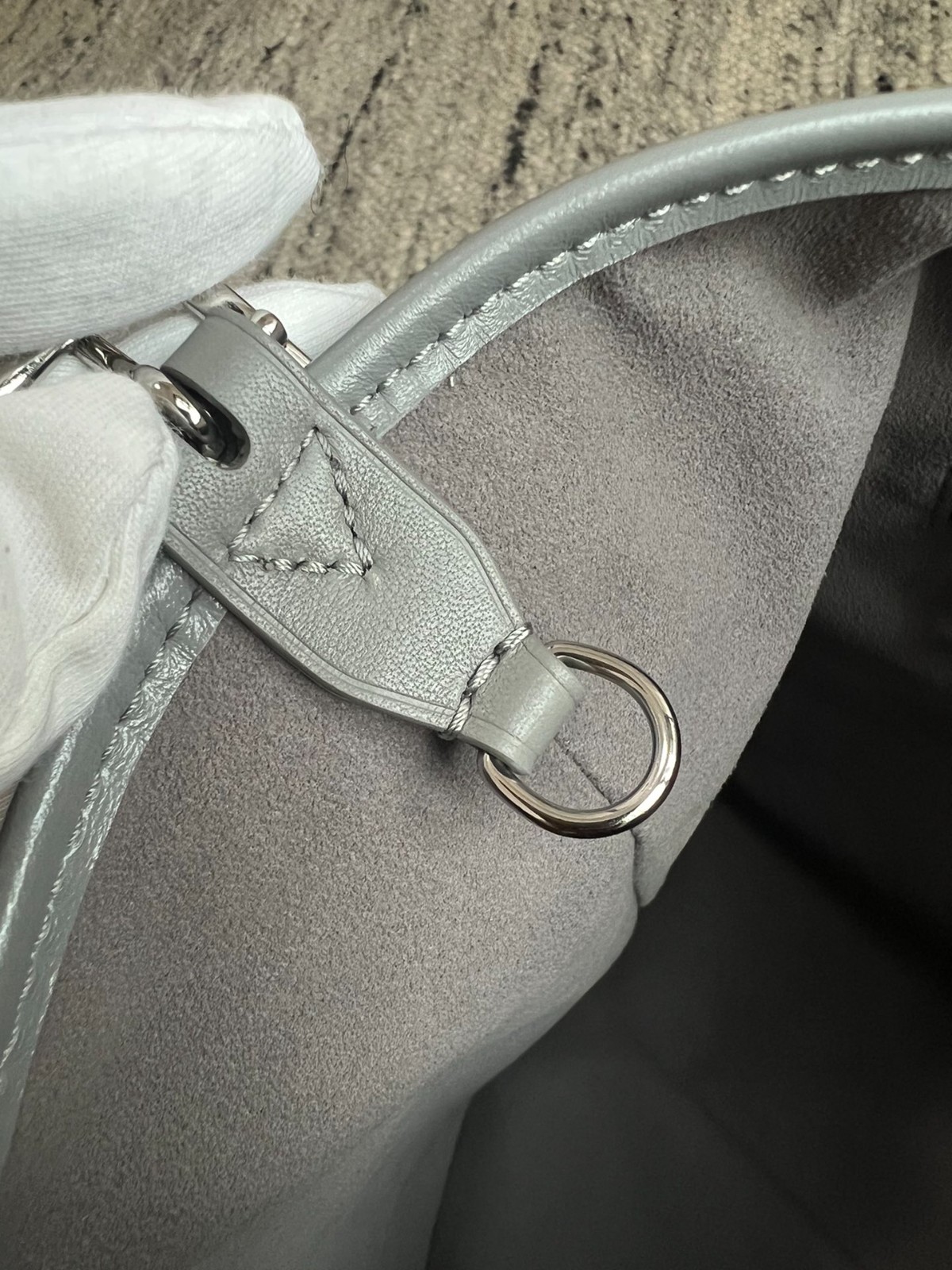 CarryAll Dark中號手袋 M12583_6