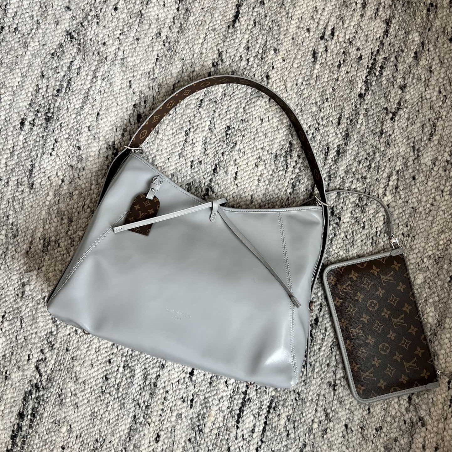 CarryAll Dark中號手袋 M12583_5