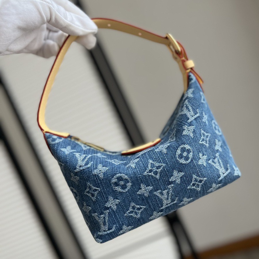 Hills Pochette手拿包 M82949_10