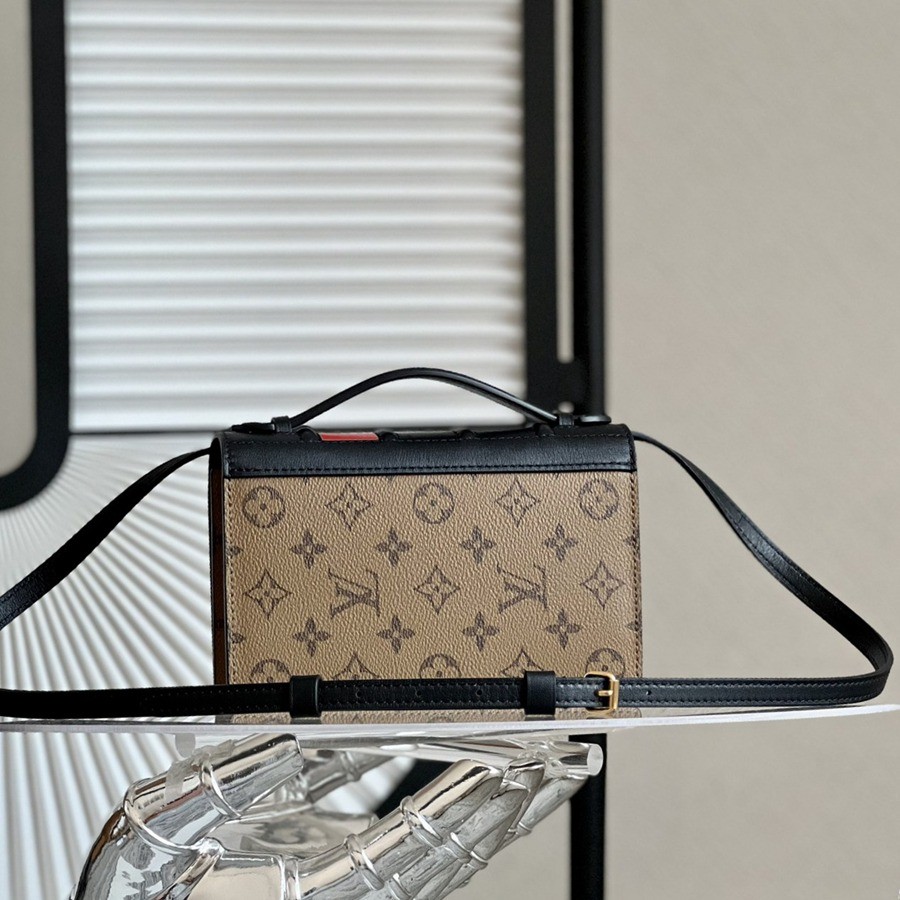 Book Chain Wallet 手袋 M81830_6